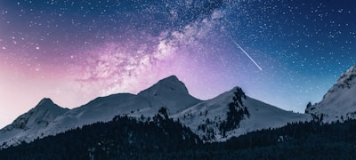 星空娱乐站点前沿门户首屏展示现代科技感大厅